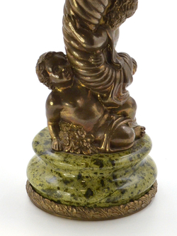 Ваза-чаша, бронза, серпентинит (змеевик). Вторая половина ХХ века, Урал (?), Россия.