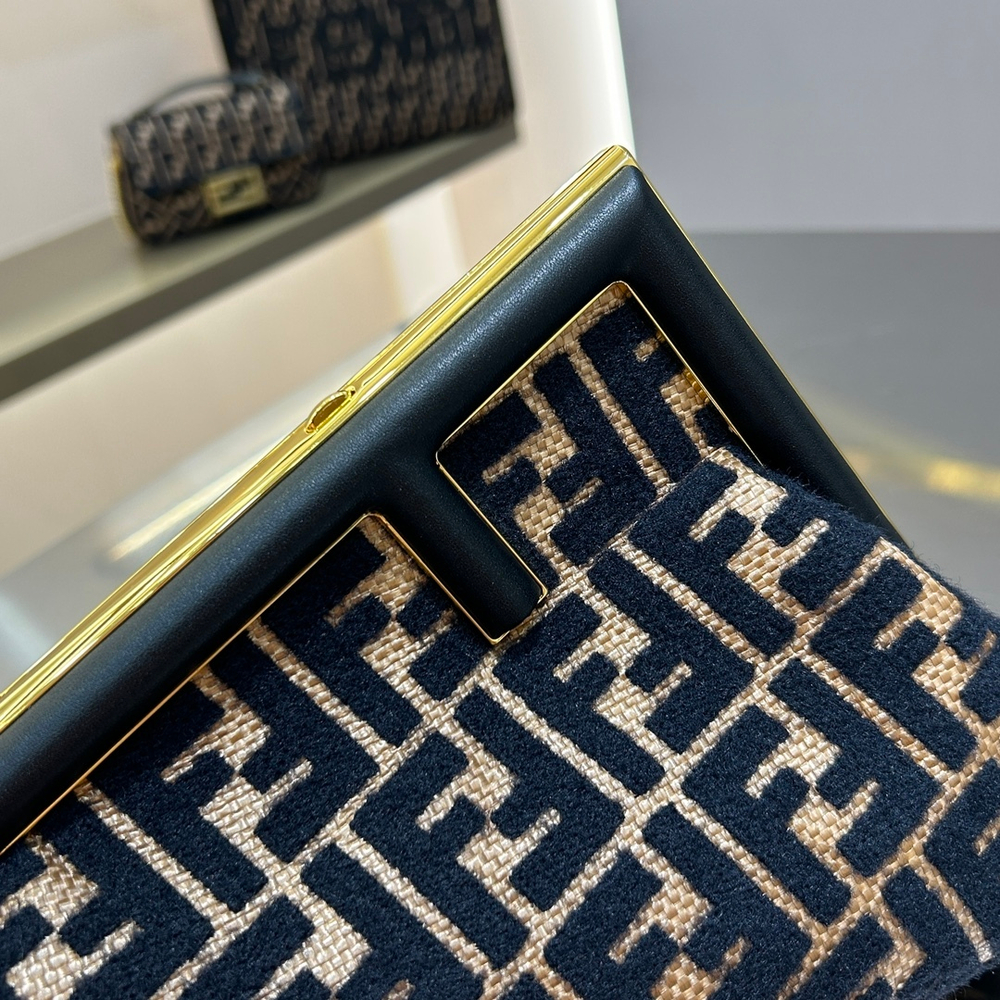 Fendi First Small 26 cm