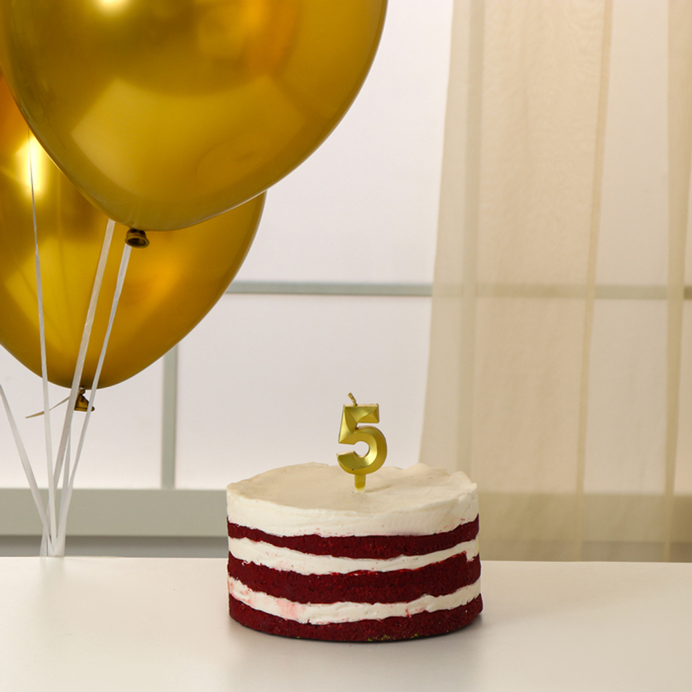 Свеча для торта цифра золотая 5 + воздушные шары, 5шт