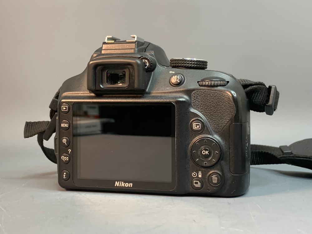 Nikon D3400 Kit AF-P DX 18-55mm G VR 9.500 кадров
