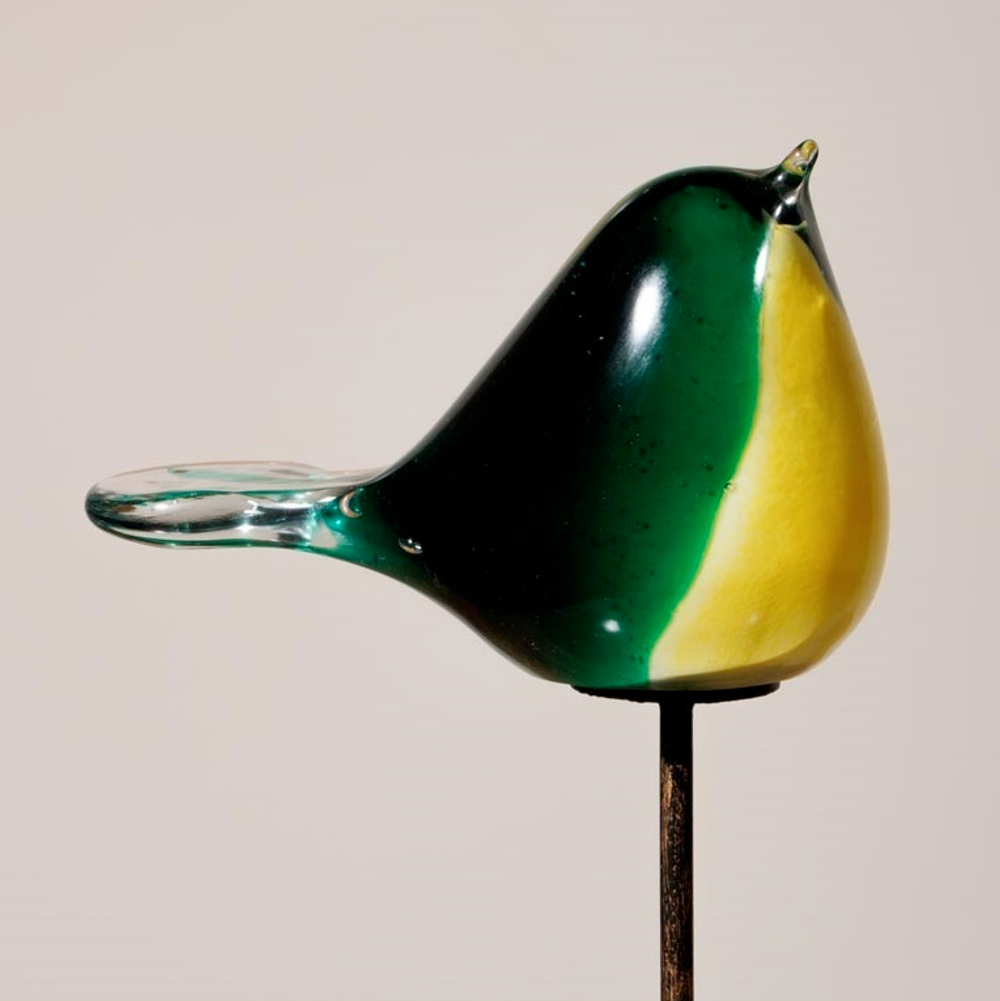 Птица на подставке 30 см 37735