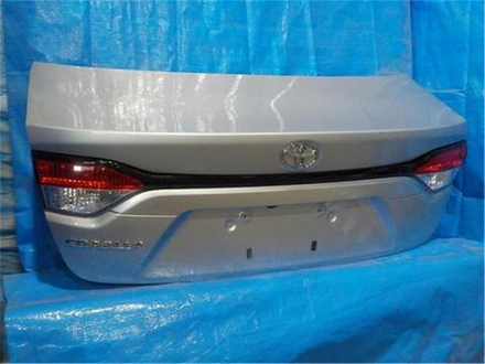крышка багажника Toyota Corolla NRE210 2021