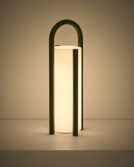 Большая портативная настольная лампа Leros из полиэтилена и стали зеленого цвета