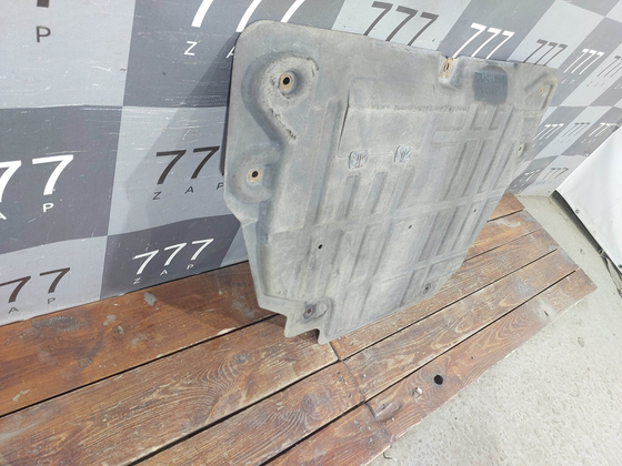 Защита двигателя RR Evoque 1 / E-Pace Б/У Оригинал LR104028