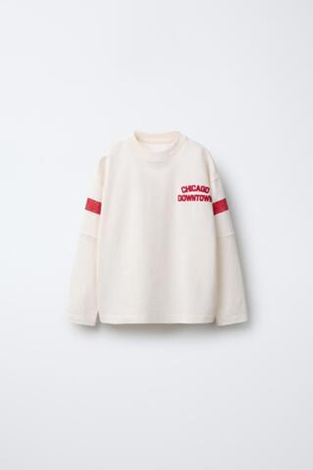 ZARA ФУТБОЛКА С ВЫШИТОЙ НАДПИСЬЮ, ЭКРЮ