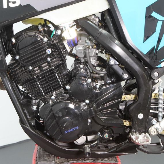 Мотоцикл кроссовый эндуро AVANTIS 250 Carb Exclusive (CB250-F/172FMM Design HS черный) ARS