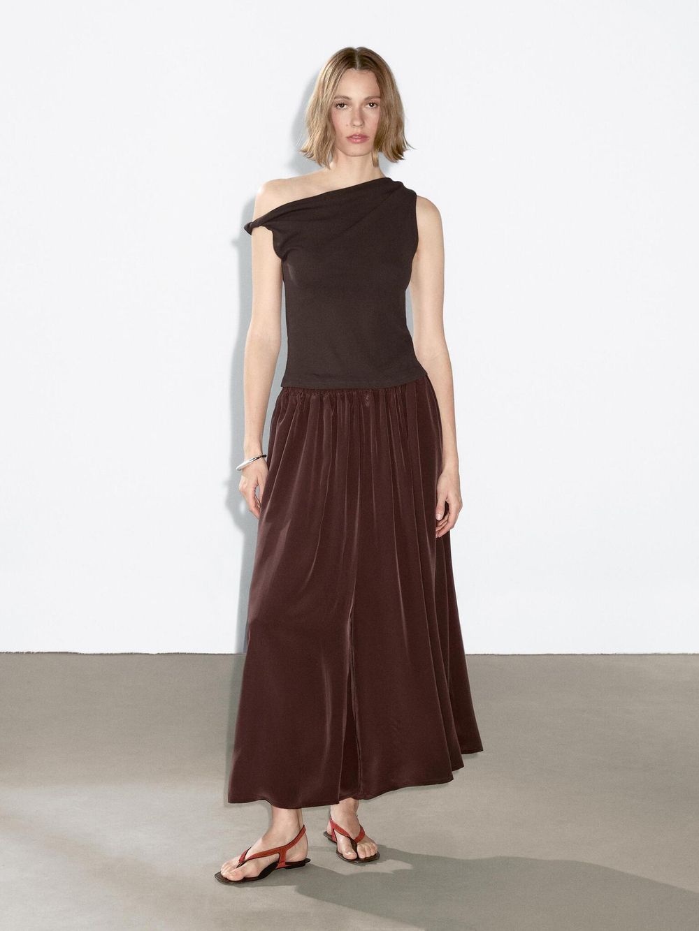 Massimo Dutti Юбка-шорты из струящейся высокотехнологичной ткани, гранатовый