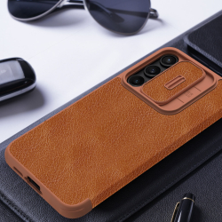 Кожаный чехол книжка коричневого цвета от Nillkin для Samsung Galaxy A55 5G, серия Qin Pro Leather с защитной шторкой для камеры