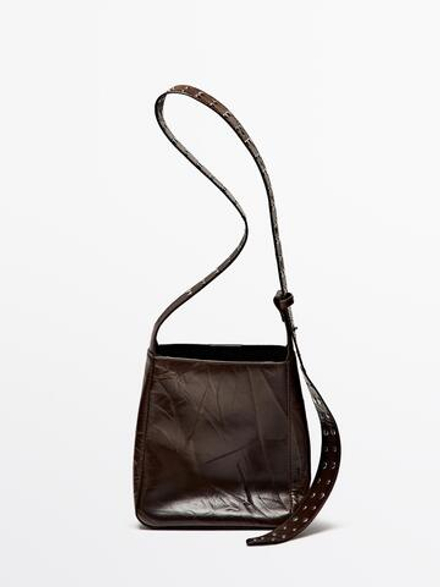 Massimo Dutti Сумка-мешок из кожи наппа с заклепками, коричневый