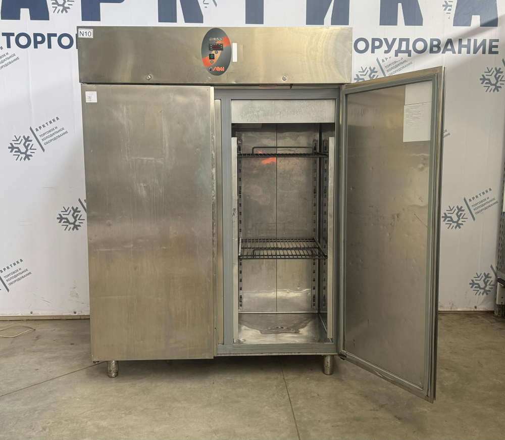 Шкаф холодильный Sagi AS140