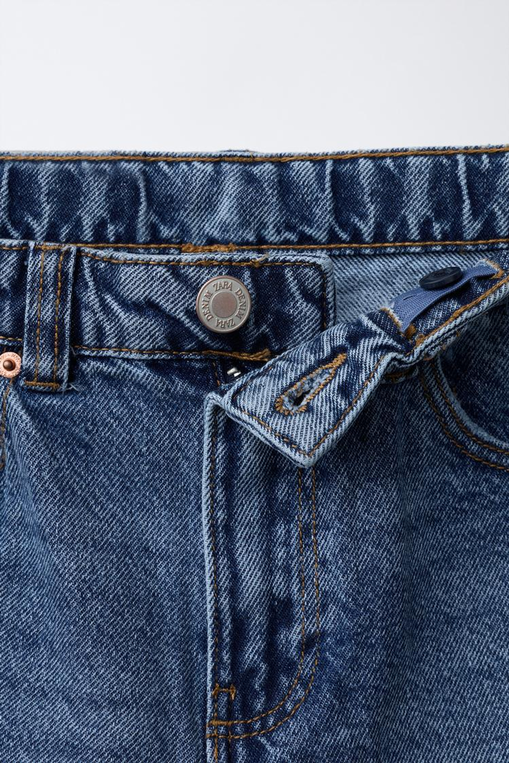 ZARA СВОБОДНЫЕ ДЖИНСЫ С ВЫШИВКОЙ, СИНИЙ