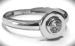 "Эстерелла" - ювелирное серебряное кольцо 925-й пробы