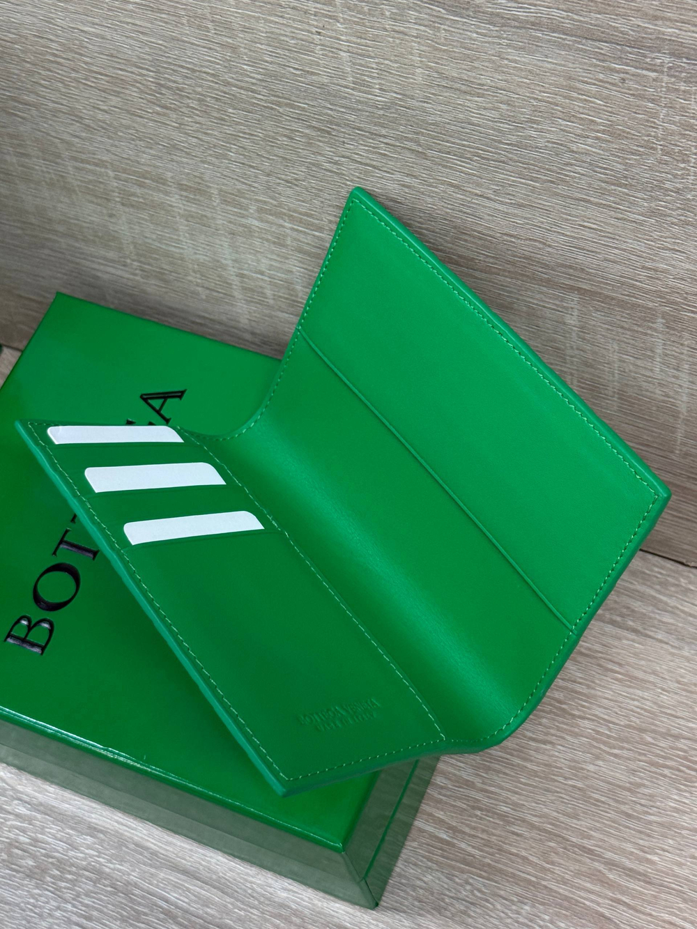Обложка на паспорт Bottega Veneta