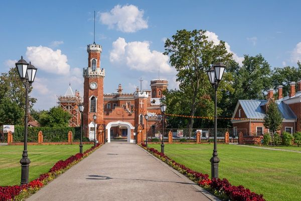 Воронеж: город, где Петр I строил флот, а колдуны летали по ночам