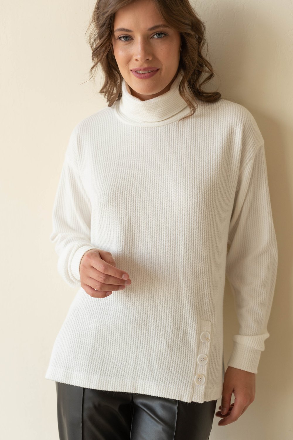 Джемпер свободного крой белый из вискозы