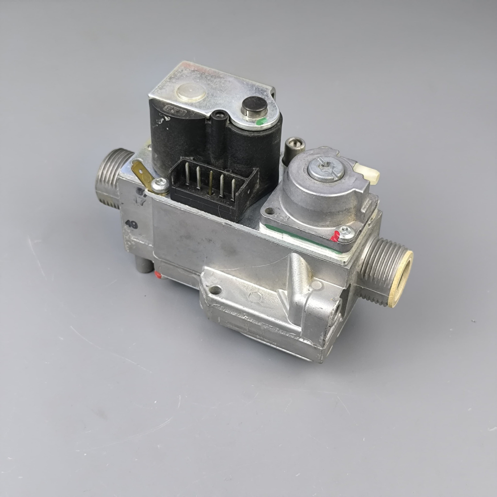 Б/У Газовый клапан Honeywell VK 4105 G для котлов BAXI Main Four арт. 5702340