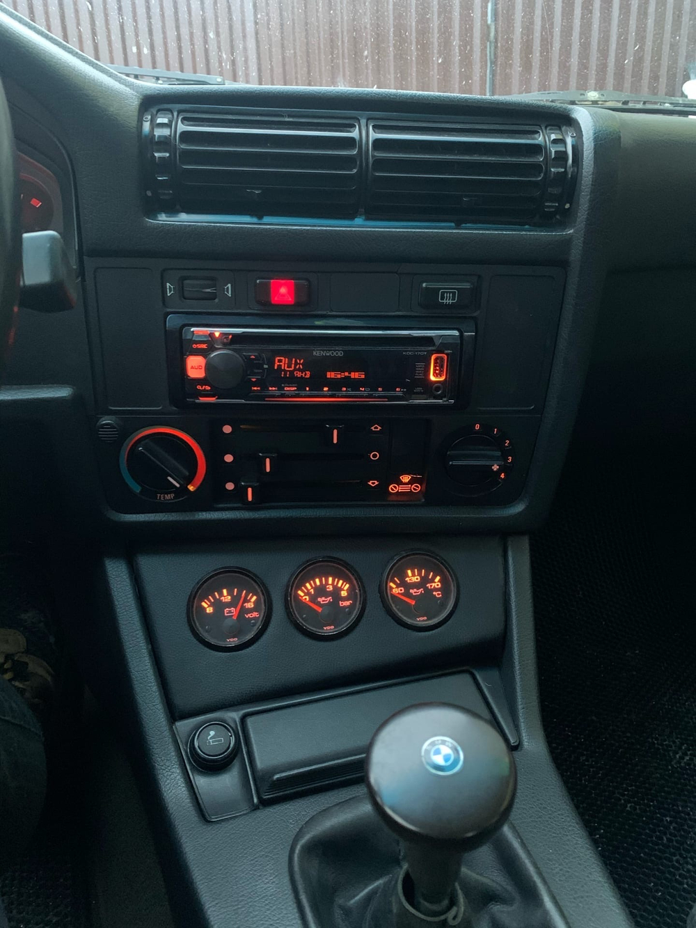 BMW E30 Подиум для дополнительных приборов (Реплика "Стекловолокно")