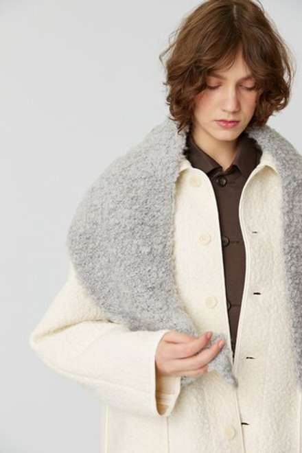 Косынка из серого букле