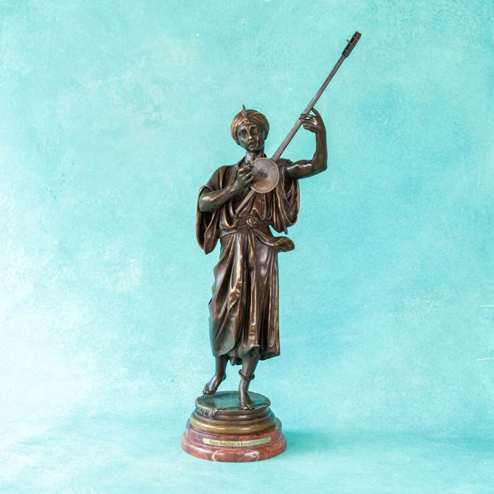 Скульптура «Восточный музыкант»