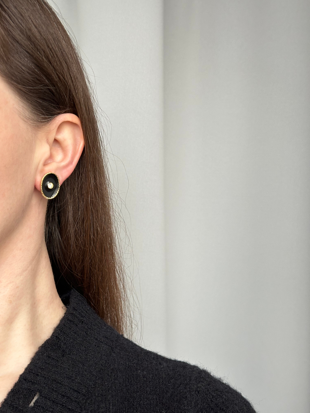 Серьги с чёрной эмалью и кристаллами