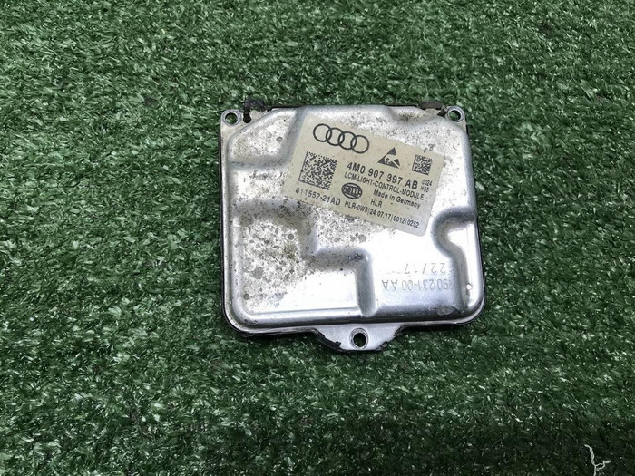 Блок управления фары Audi Q7 2 (2015-2019)