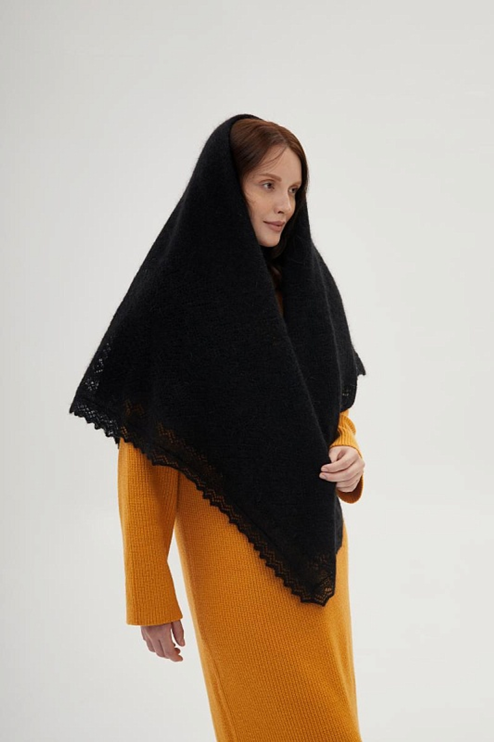 Оренбургский пуховый платок П2-125-07 черный