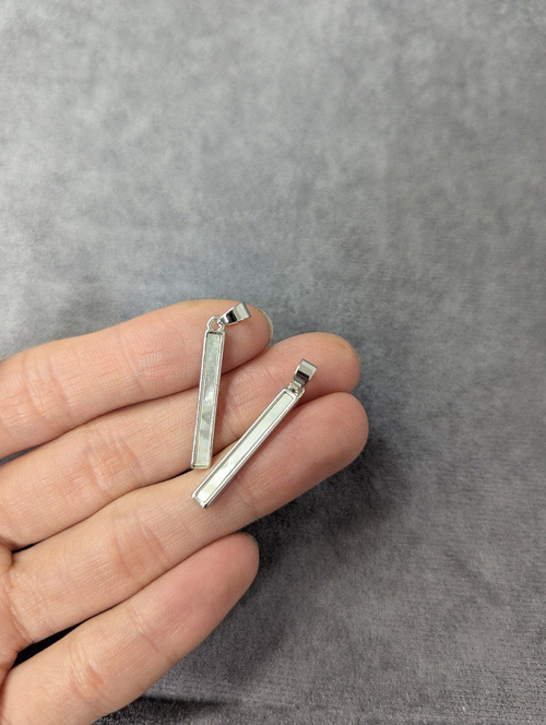 Подвеска палочка с перламутром 25*3.7мм