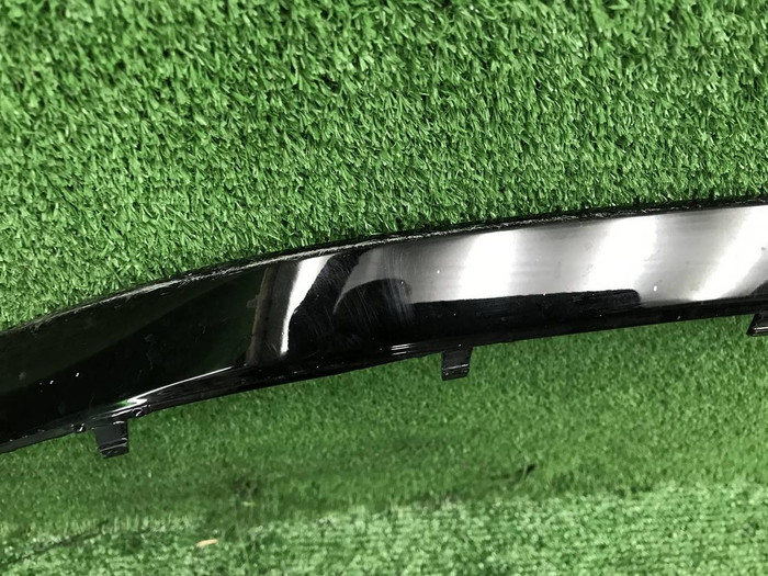 Молдинг переднего бампера Audi Q8 (18-23) S-line