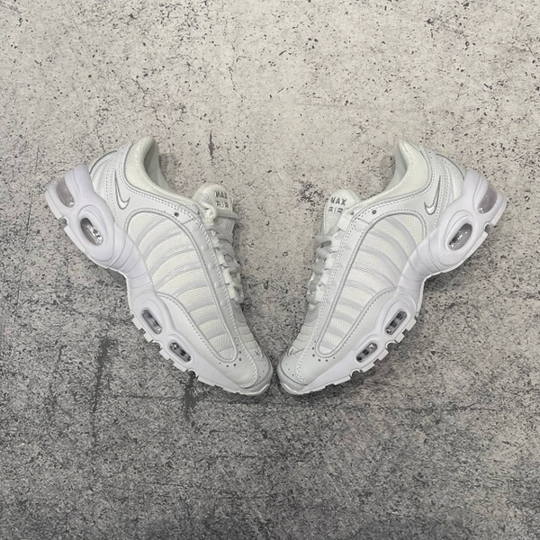 Кроссовки Nike Air Max Tailwind 4 all white