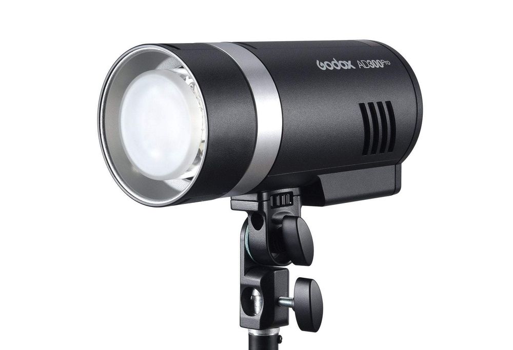 Вспышка аккумуляторная Godox Witstro AD300Pro