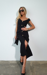 Платье с декольте в длине миди