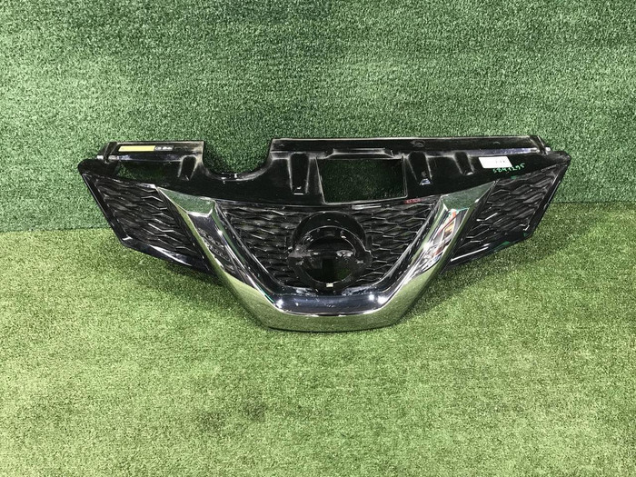 Решетка радиатора Nissan X-Trail T32 (2013-2019)