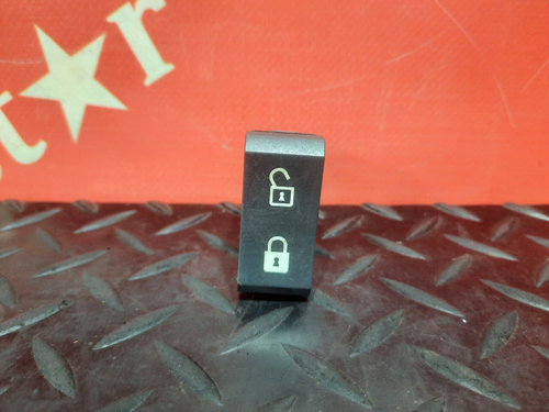 Кнопка блокировки двери 2018г.