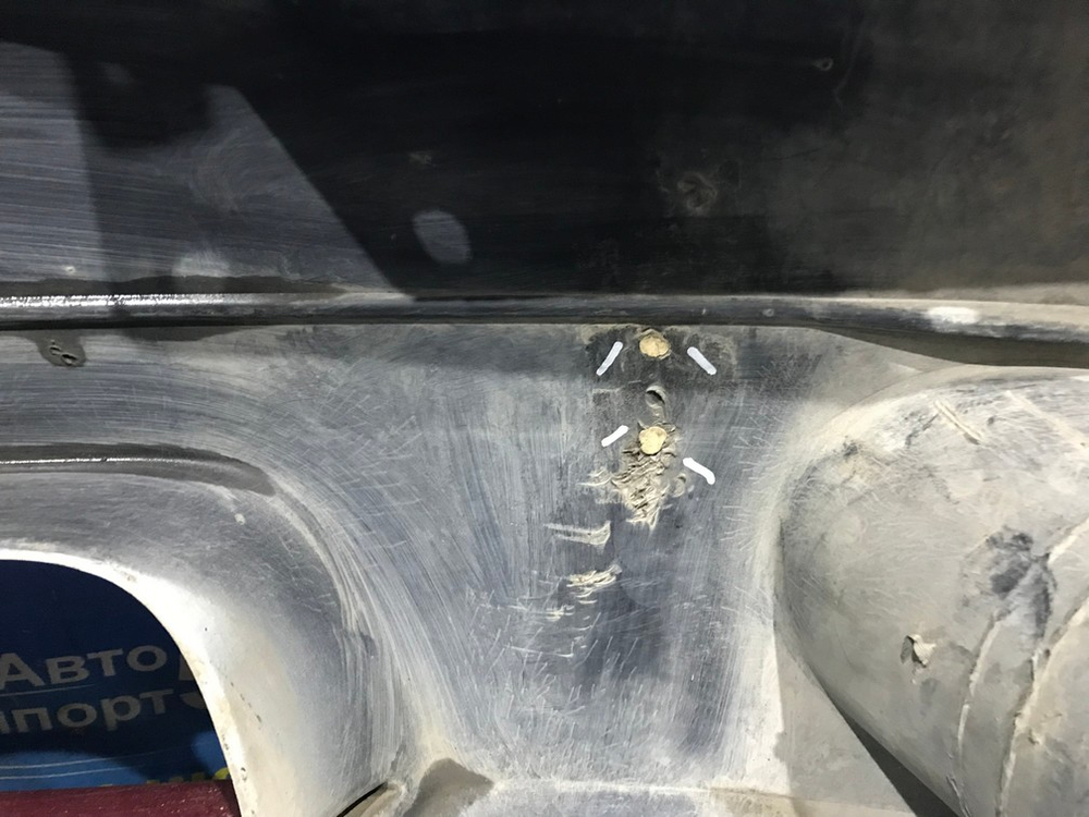 Бампер передний NISSAN LIBERTY 1999