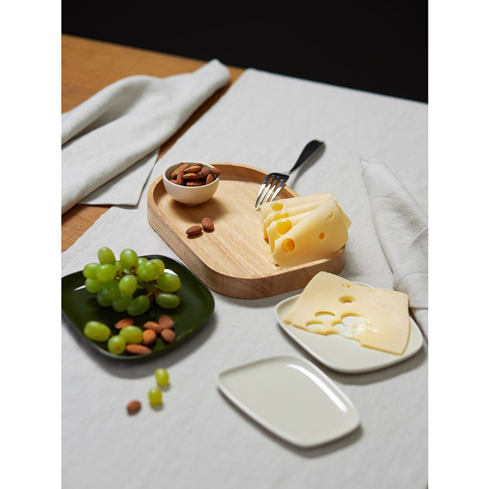 Набор из 4-х сервировочных тарелок на деревянном подносе Sorrento