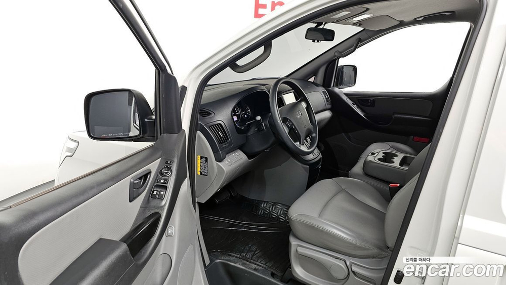 Hyundai The New Grand Starex Van 3-х местный (08.2019)