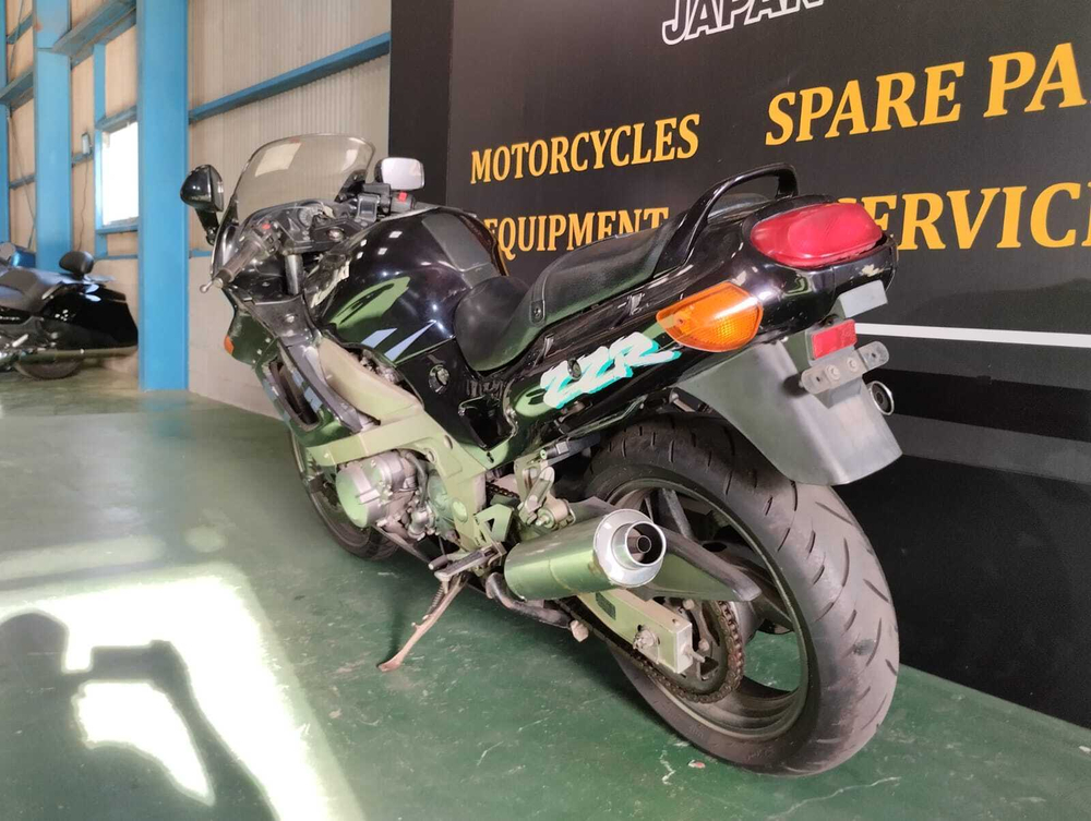 Kawasaki ZZ-R400 043778