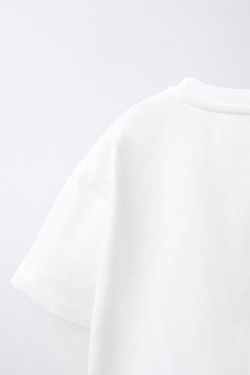 ZARA ФУТБОЛКА С ЦВЕТОЧНЫМ ПРИНТОМ, БЕЛЫЙ