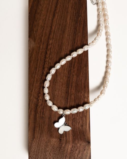 серебристый