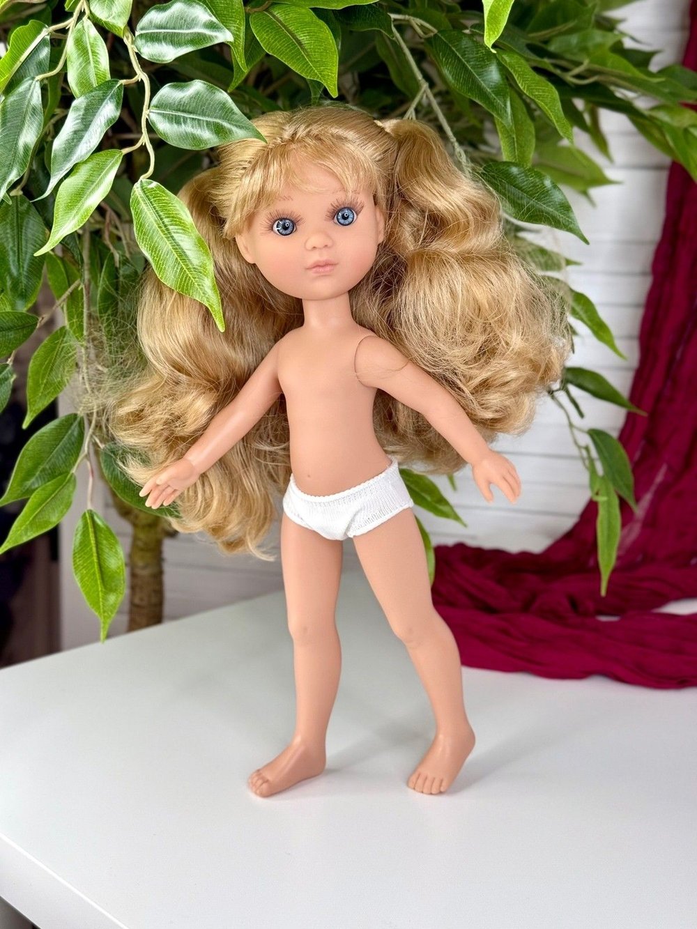 Кукла BERJUAN виниловая 35см Ева без одежды (2836A2)