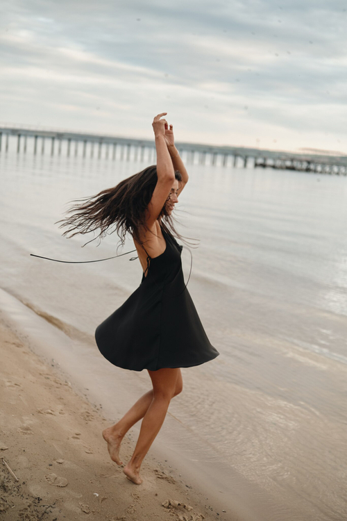 Платье мини с открытой спиной bk