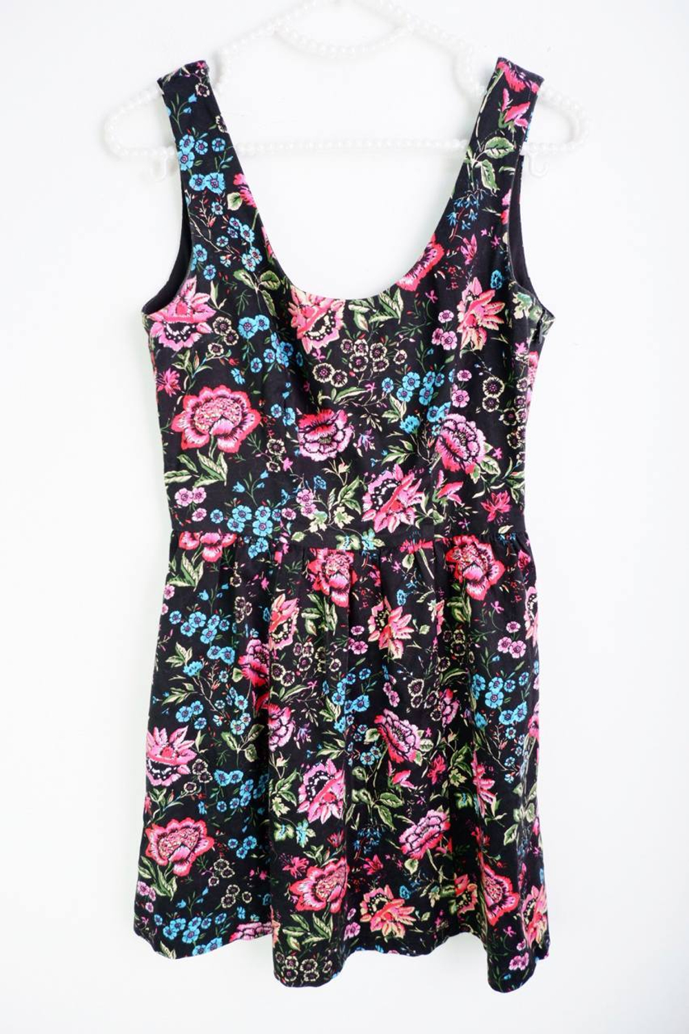 Платье Oodji с цветочками, маркировка 36, визуально 40/42 размер