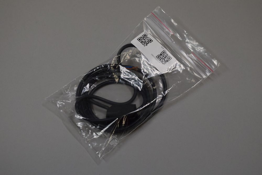 OMRON E3Z-R81