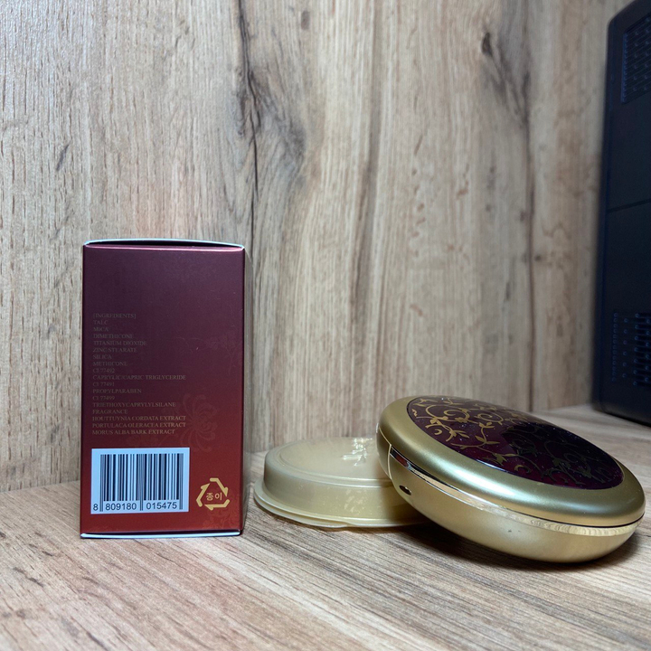 Пудра + запаска Bergamo Luxury Yezihu Twin #21 тон 21 с экстрактом корня женьшеня и портулака 12 г + 12 г