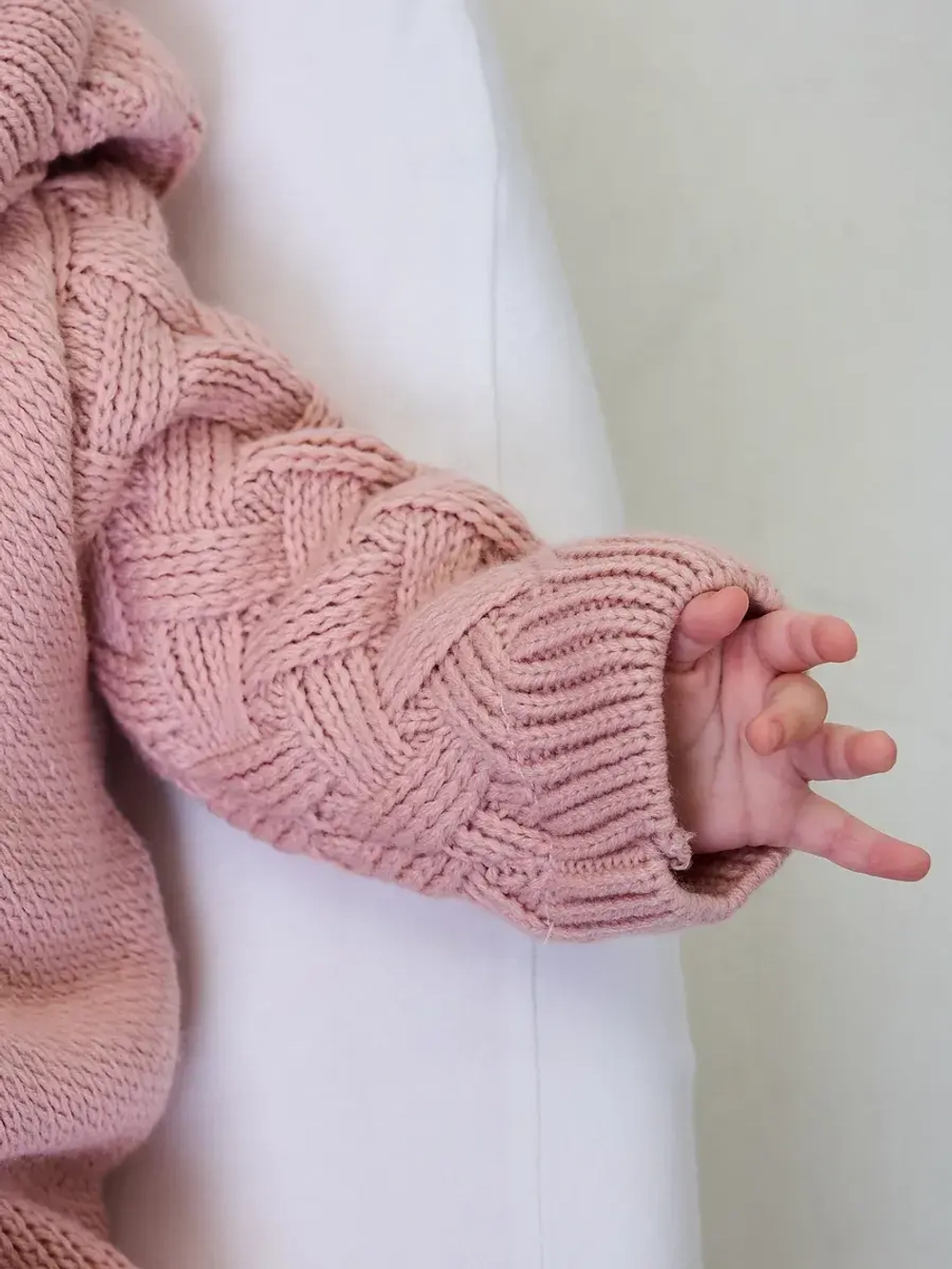 Конверт на выписку для новорожденных вязаный