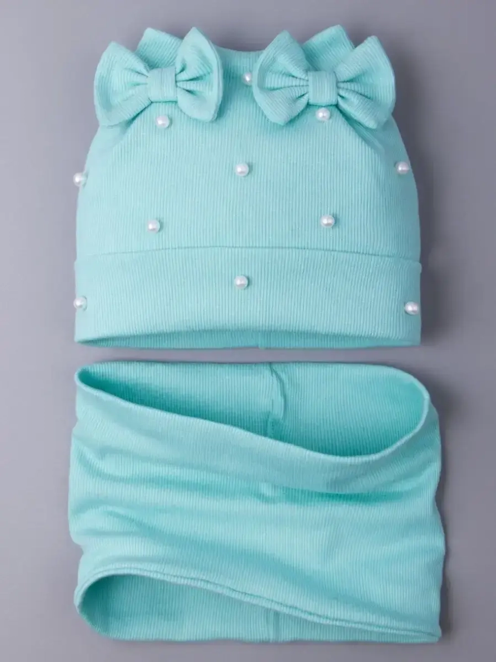 Шапка для девочки на осень с ушками и снуд