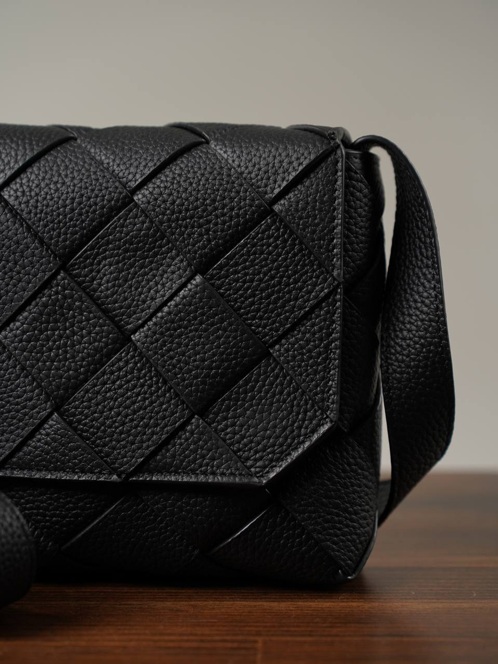 Сумка-мессенджер Bottega Veneta