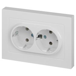 Розетка Intro Accent 6-205-01 2X2P+E Schuko, 16А-250В, IP20, СУ, AL/CU, белый | Intro