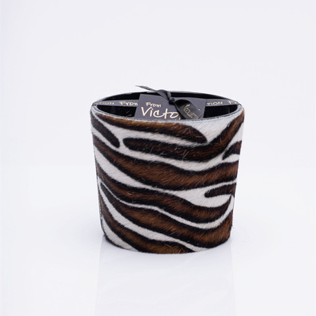 Свеча ароматическая 400г Victoria with Love Hairy tricolore