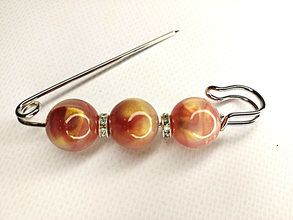 Булавка брошь "Сердоликовые камешки" для кардигана,пальто, шарфа, платка, костюмов, одежды. Цвет сердоликовый